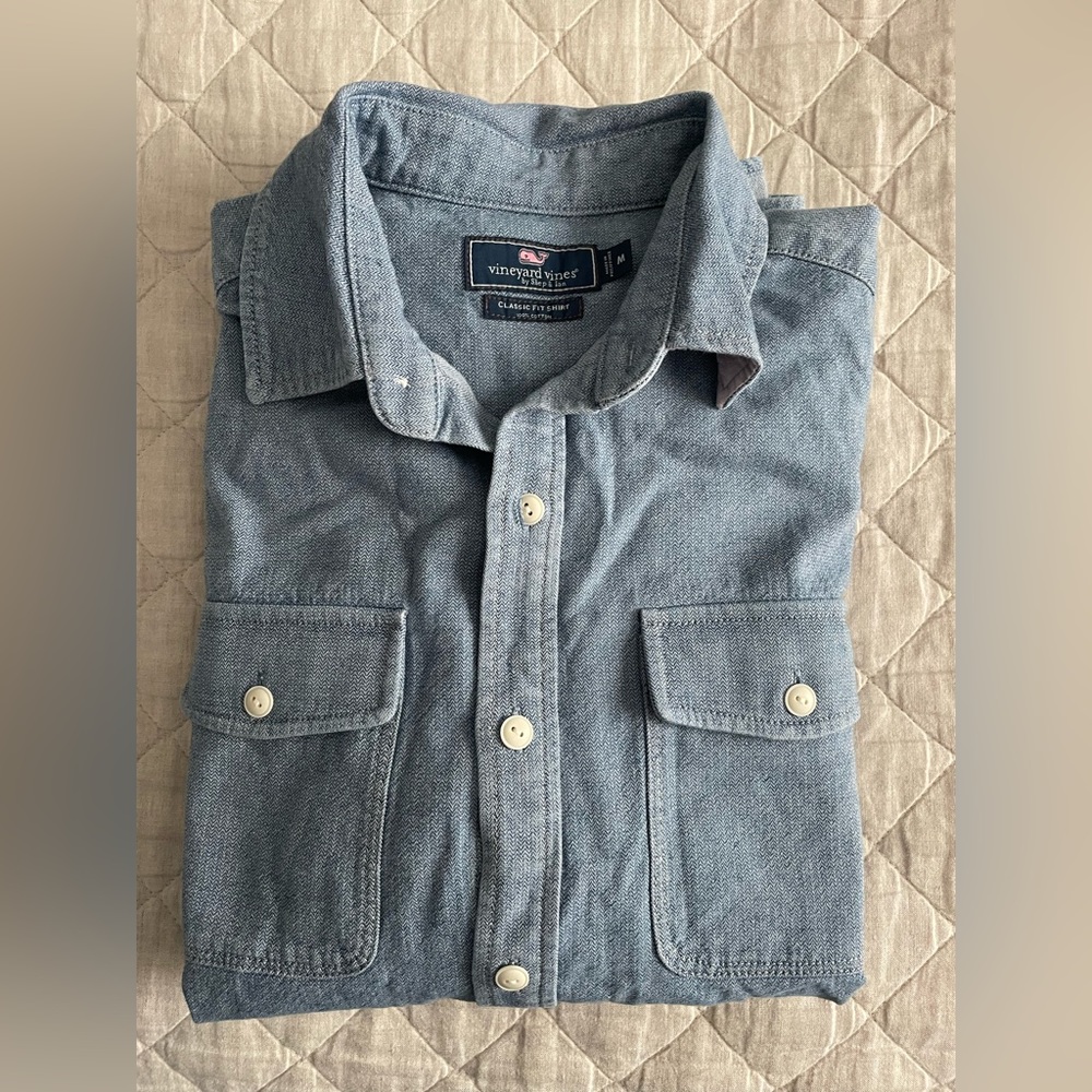 vineyard vines chambray shirt